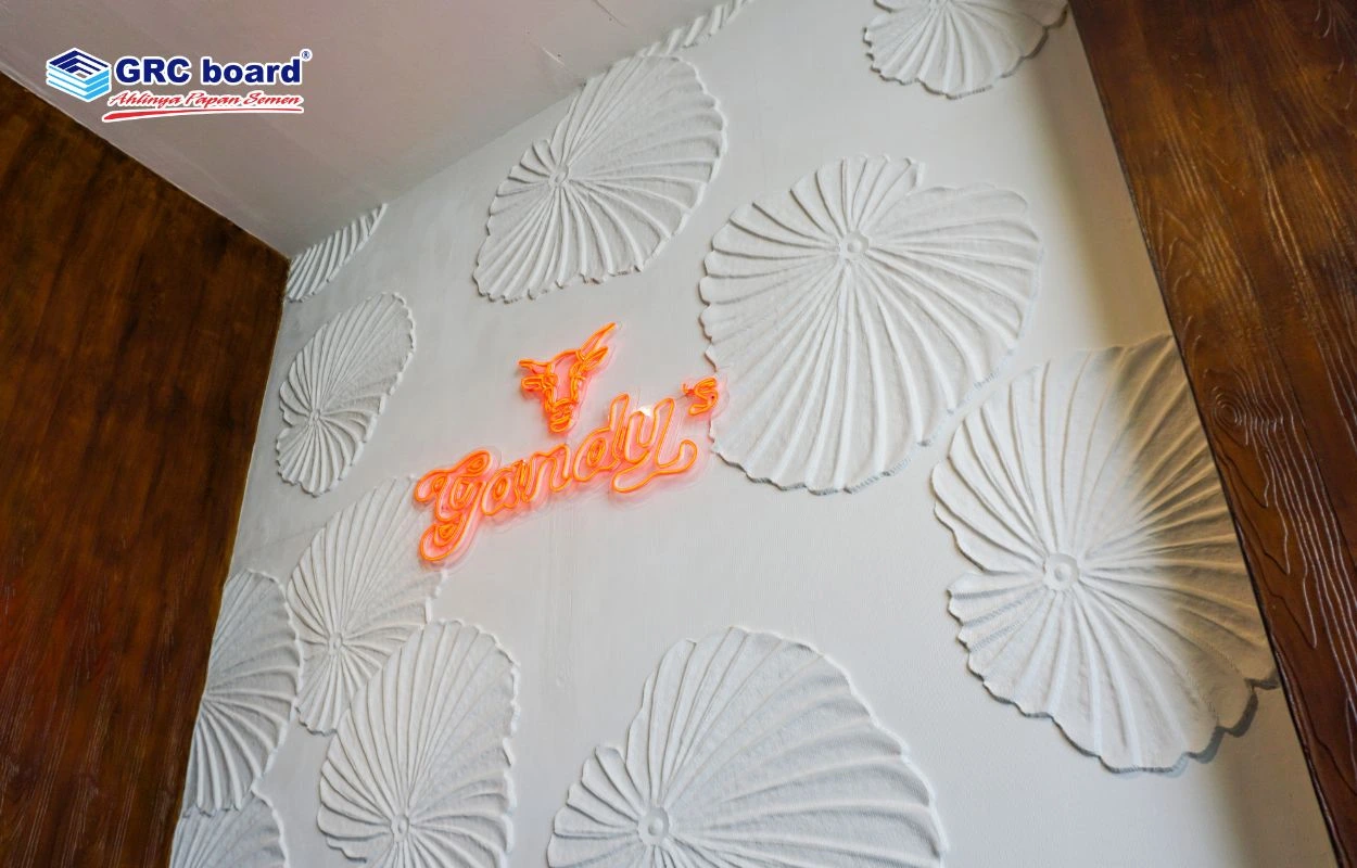 Dekorasi Interior Gandy Steak and Bakery dengan GRC board